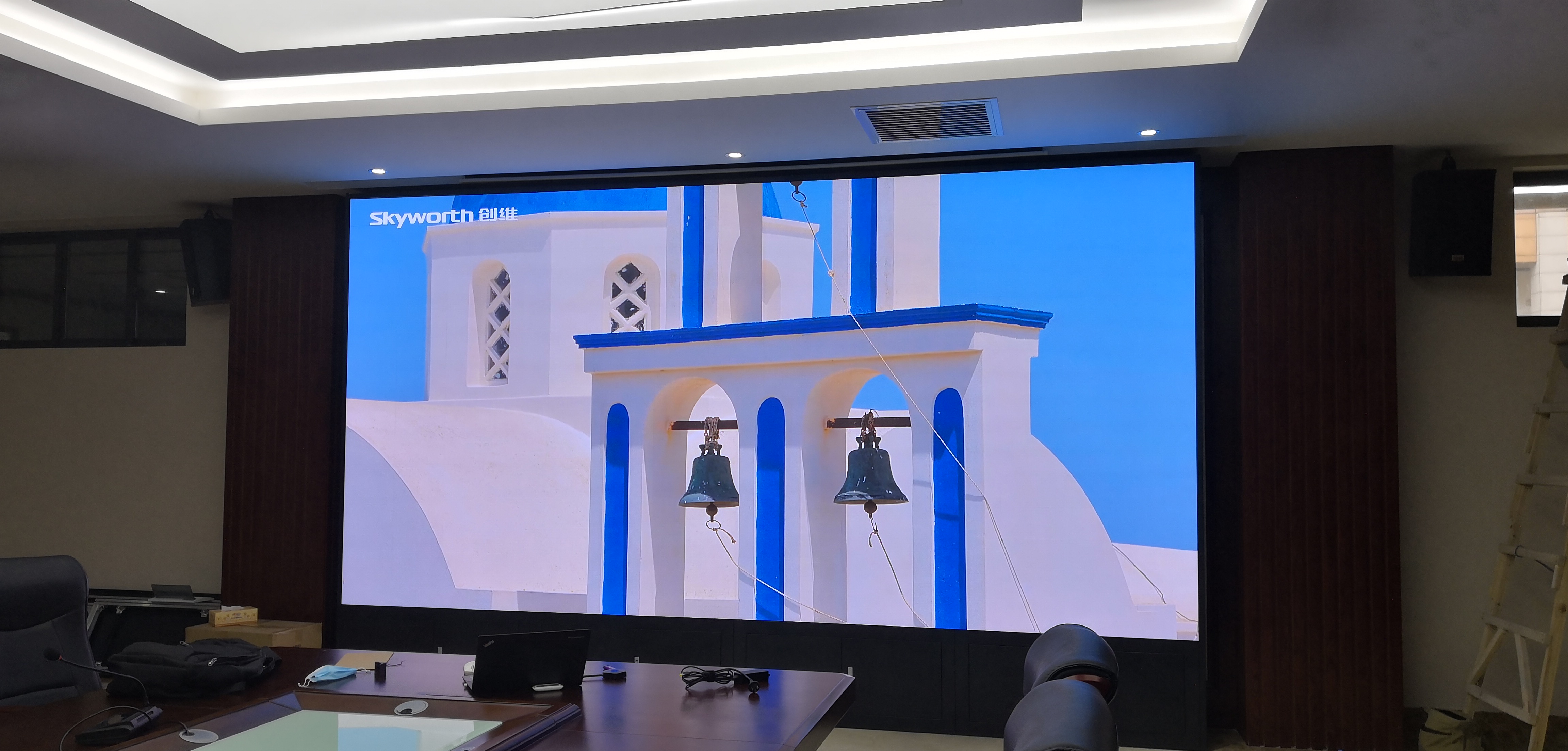 安裝LED大屏的時(shí)候，怎么解決散熱和防水的問(wèn)題呢？